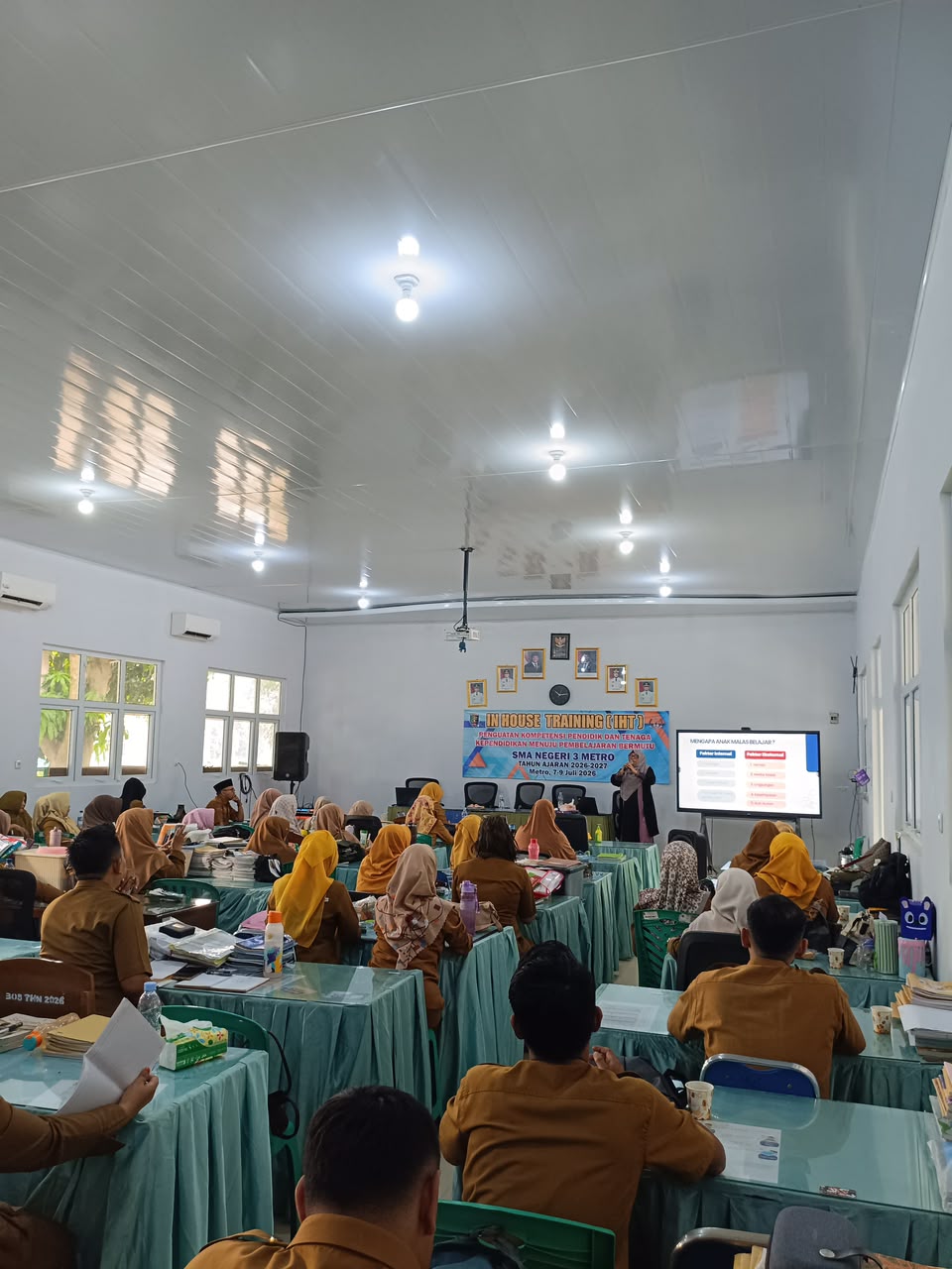 IHT SMAN 3 Metro